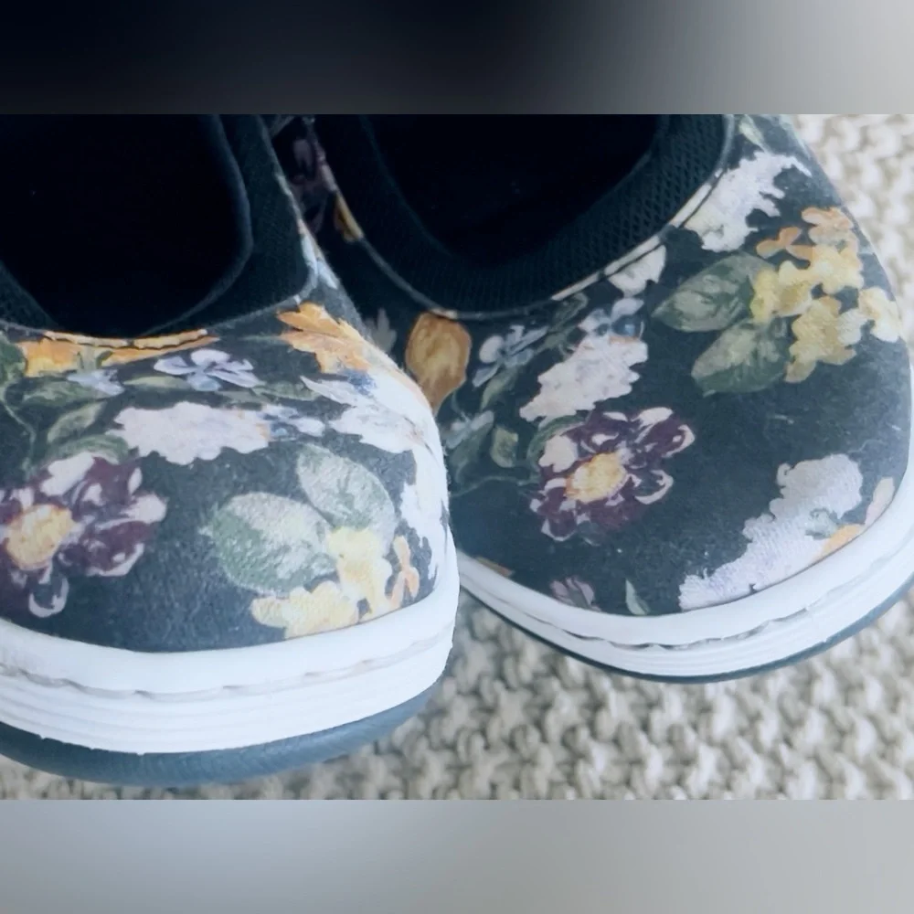 Dr. Martens Womens Askins Darcy Floral Black Canvas Shoes Size 7 - Picture 4 of 10